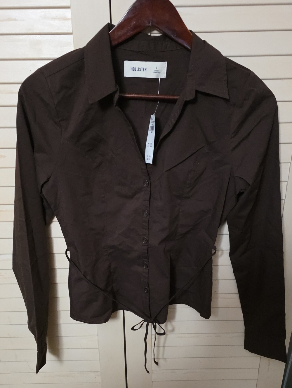 ✨ NWT Hollister Espresso Brown Stretch Poplin Cinched Back Tie Shirt - Small ✨